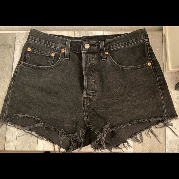 Women's Levi's® 501® Original Jean Shorts - Picture 1 of 5